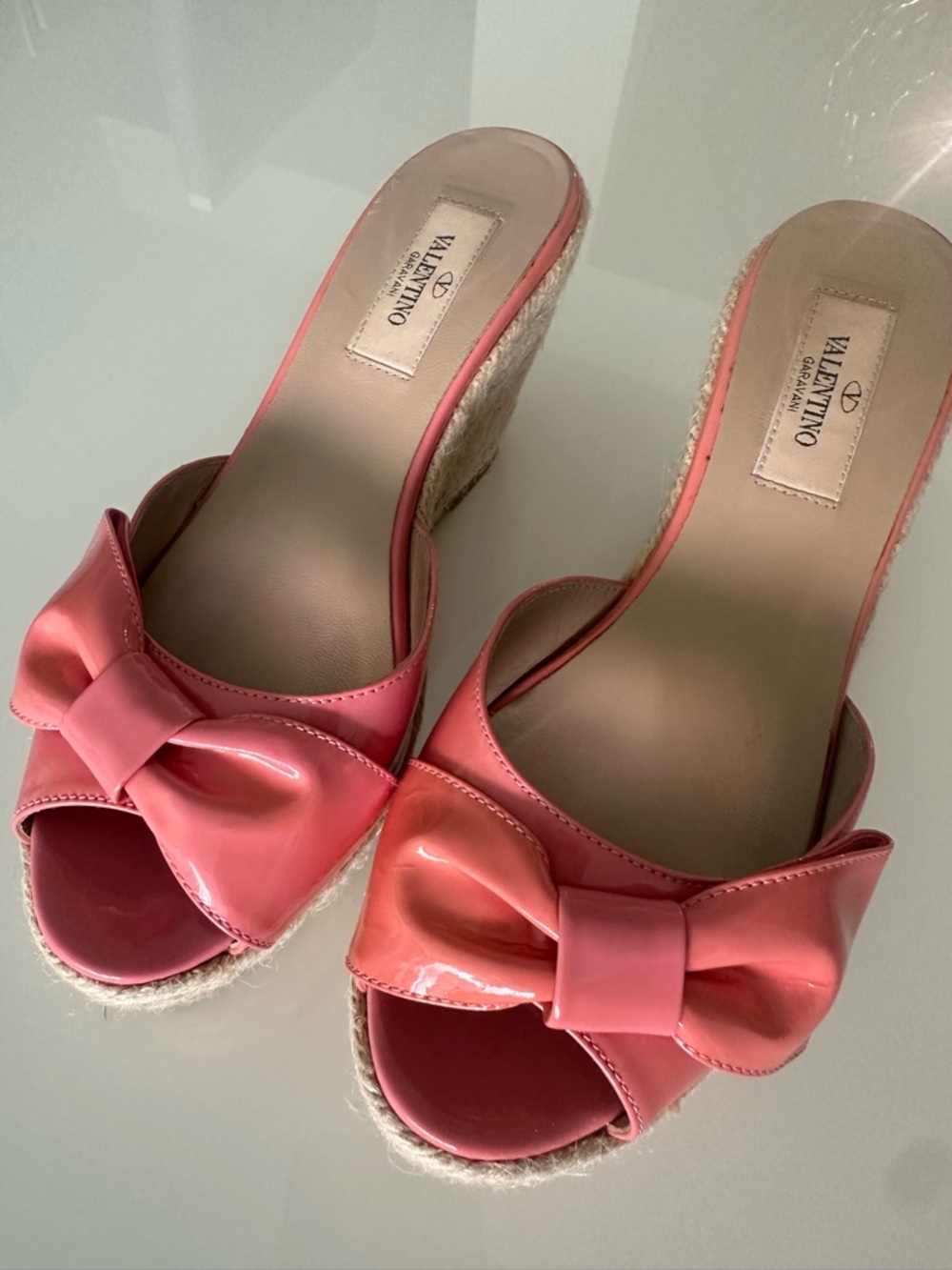 AUTHENTIC Valentino Garavani Coral Pink Patent Bow Espadrille Wedges